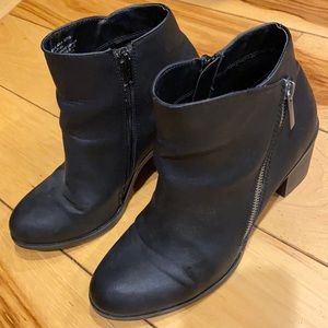 Women’s Ana Otis Black Ankle Boots 8.5 M